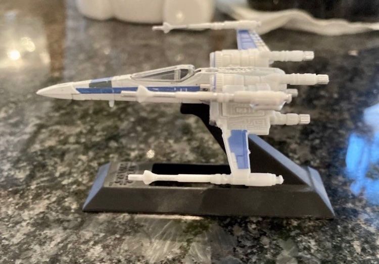 Star Wars Kit di modellismo & Modellini statici: Star Wars - Resistance X-Wing – Nuovo (secondo la descrizione) da Rütihof venduto da Kelani 1