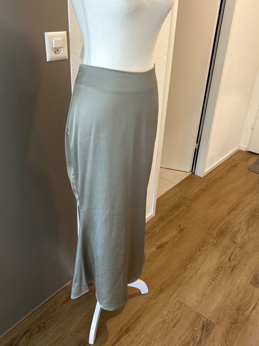 Gonne: Rock lang mint von Missguided Gr. 36 – Usato da Brunnen venduto da Nala2929 1