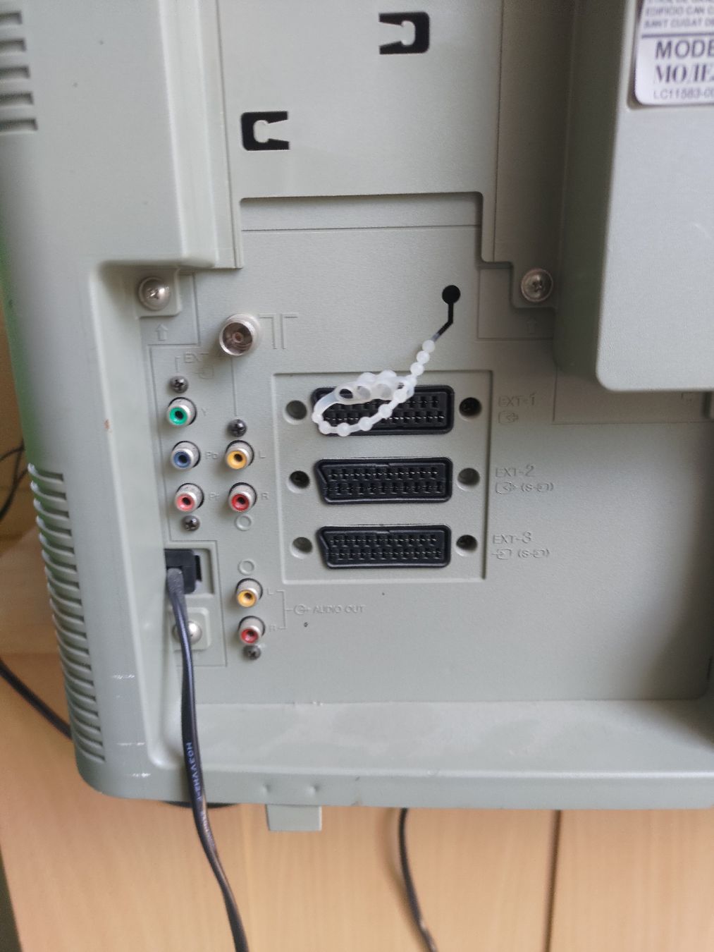JVC Appareils TV: JVC HV-32P37SUE Röhrenfernseher – D'occasion à Leimbach AG par  1
