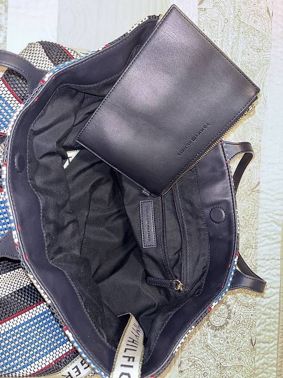 Taschen für Damen: Grand sac Tommy Hilfiger  – Gebraucht aus Châtelaine von gar_fxl2 1