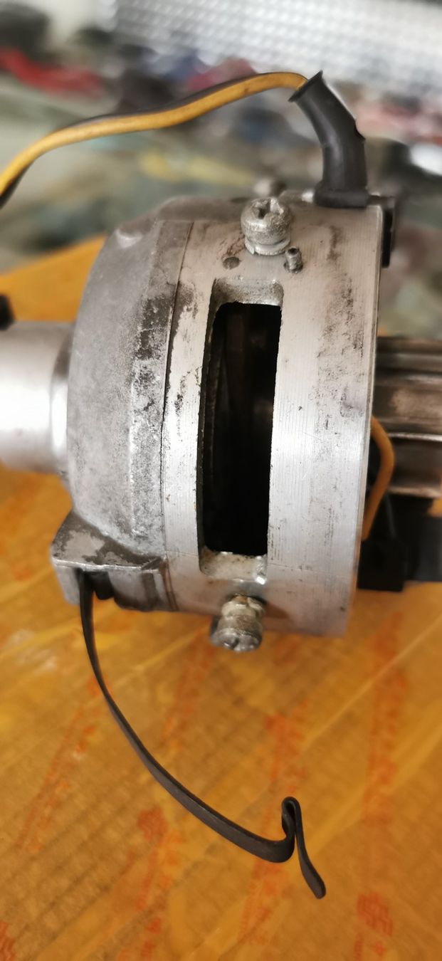 Chrysler Tutti pezzi di ricambio auto: Mopar Zündverteiler RB Block – Usato da huenenberg venduto da Suizofelize 3