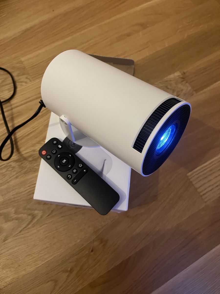 Vidéoprojecteurs: Swiss proline – Neuf (Voir description) à Murten par fab_q7kf 2