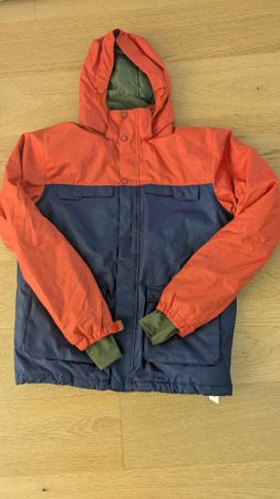 Winterjacke mehrfarbig rot blau mit Kapuze guter Zustand