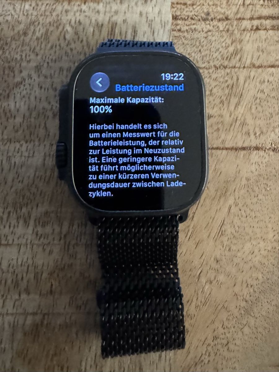 Apple Smartwatch: Apple Watch Ultra 2 Black Titanium – Usato da Sisseln AG venduto da oan_78w7 4