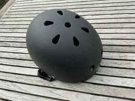 Velohelm Skaterhelm Nutcase NT1-S Grösse 52-56 einstellbar