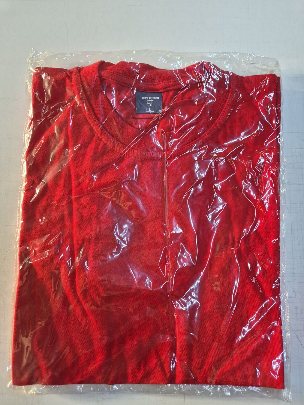 T-shirt: T-Shirts - Rot, Grösse L, 100% Baumwolle – Nuovo (secondo la descrizione) da Schwerzenbach venduto da Julbox 3
