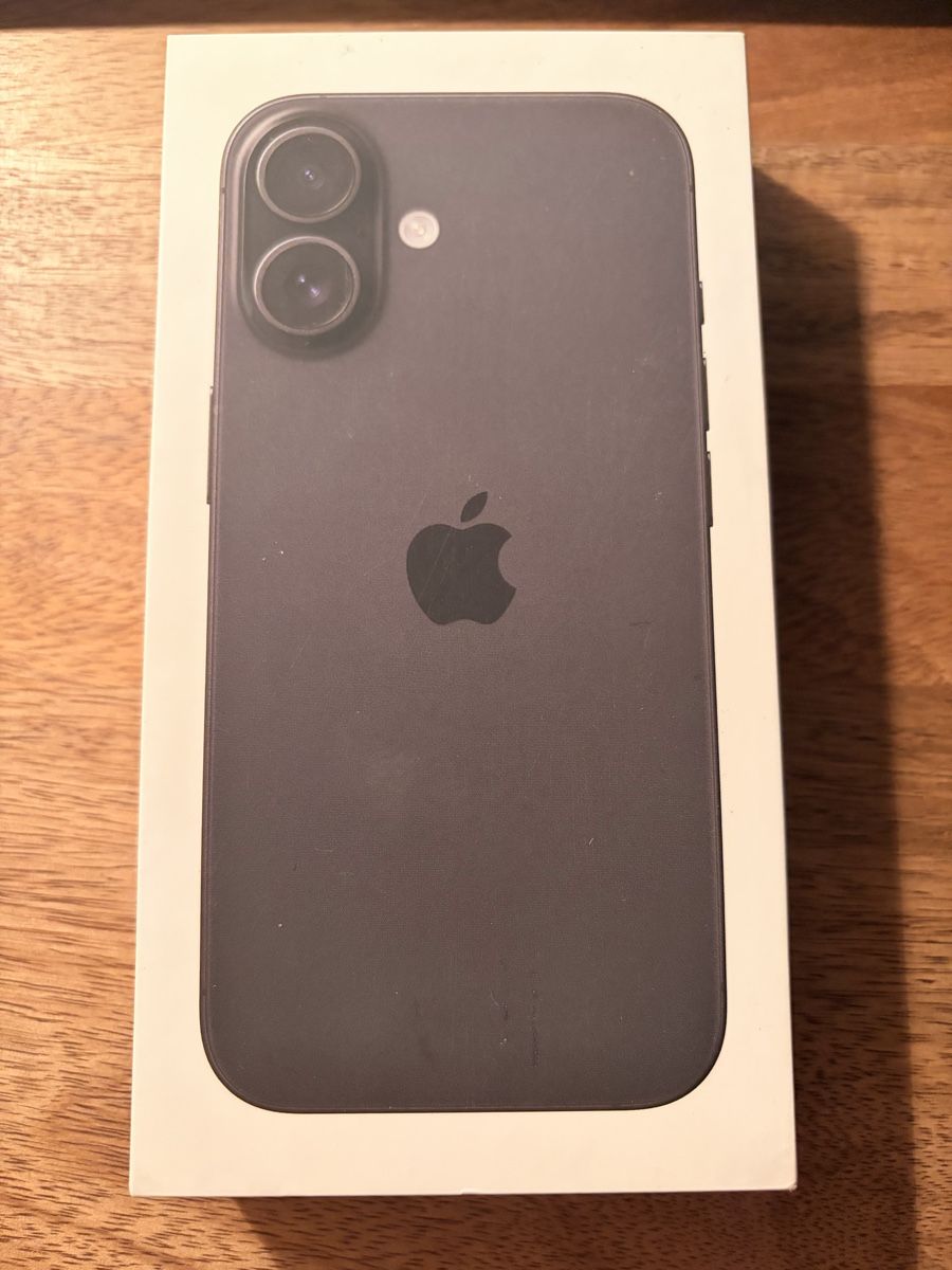 Apple Telefoni cellulari / Smartphones: Boîte pour iPhone 16 – Usato da Le Cerneux-Péquignot venduto da dav_57m2