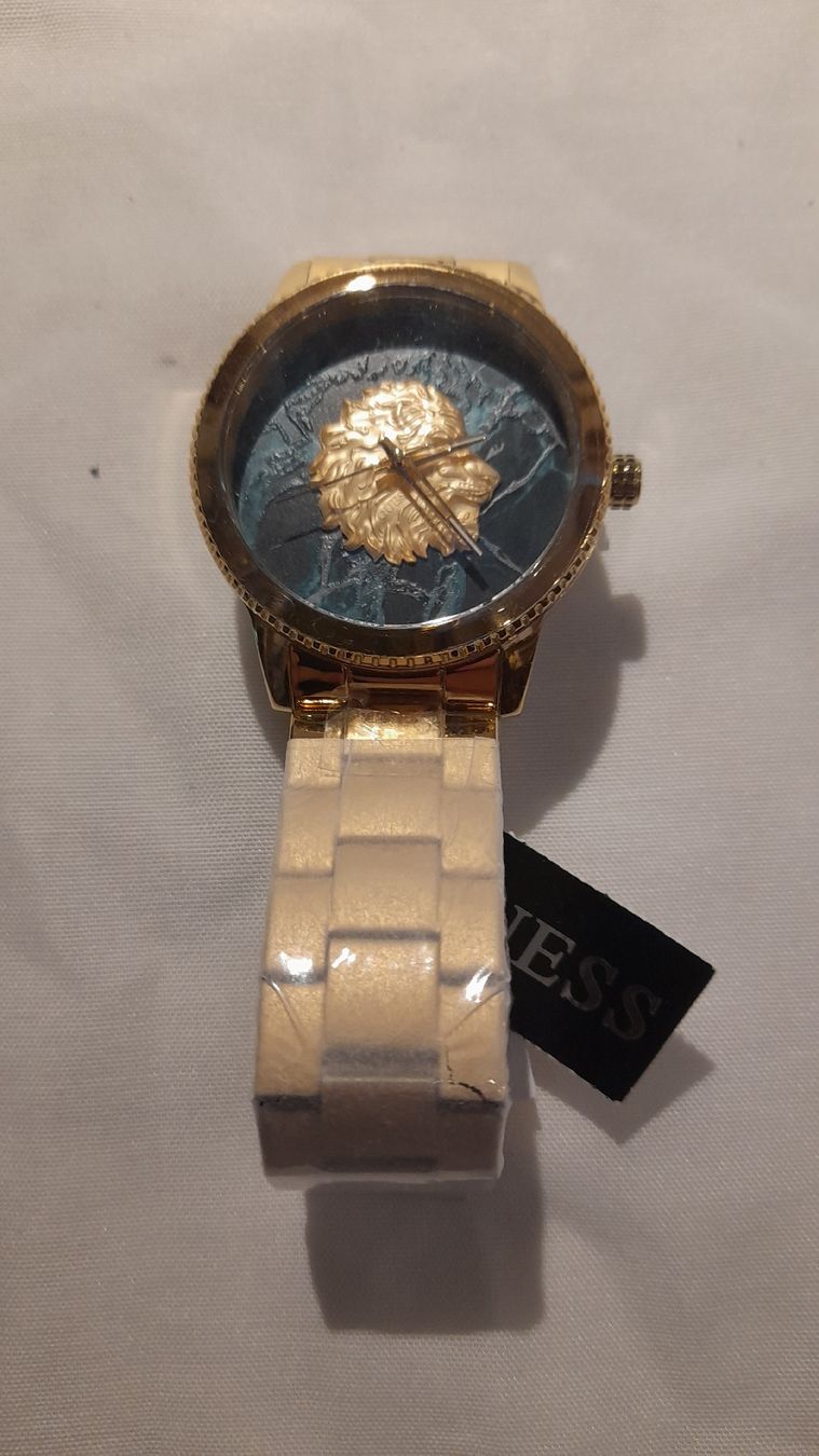 Montre Guess, Collection Lion Doré, Neuf, Magnifique! (Neuf avec ...