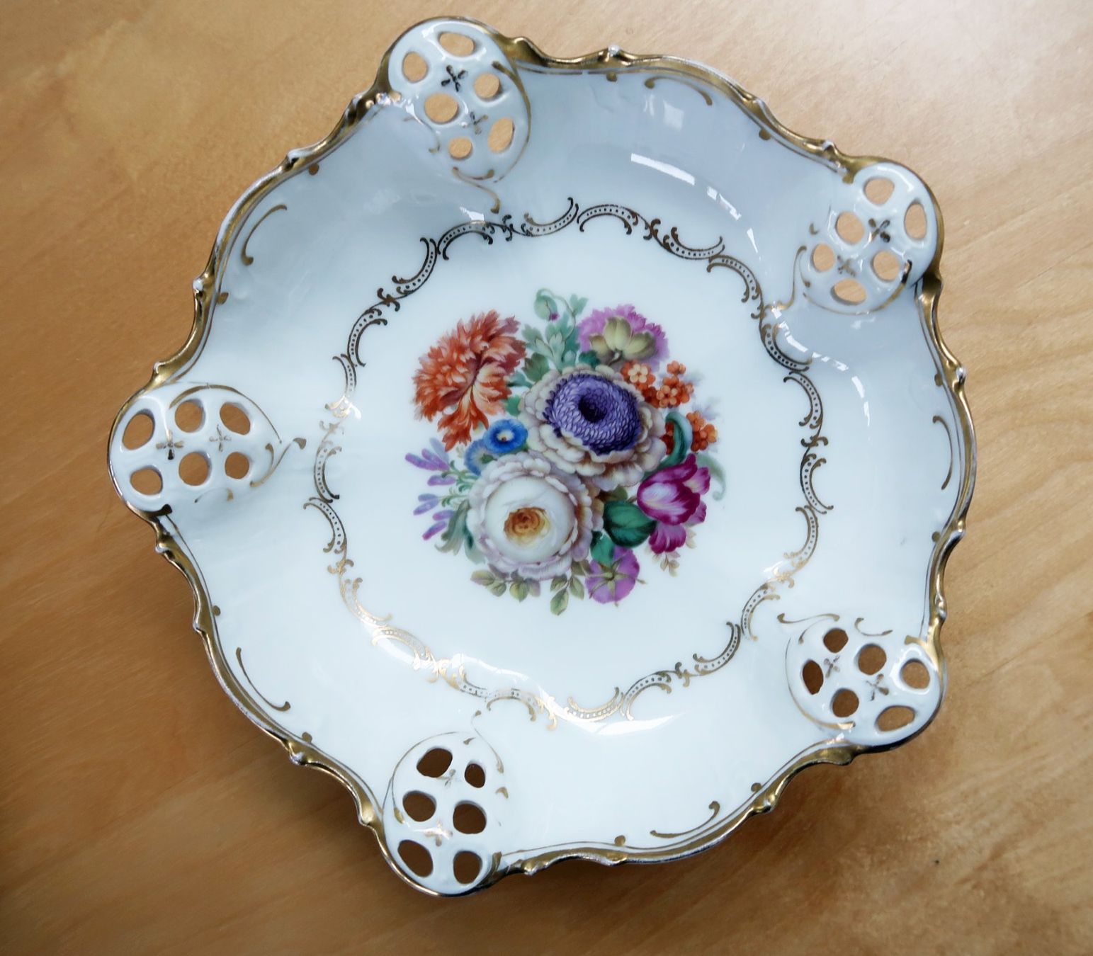 Rosenthal Ciotole: Moliere Rosenthal Markgräfin Wilhelmine – Usato da Hedingen venduto da Studers