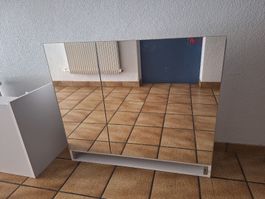 Spiegelschrank