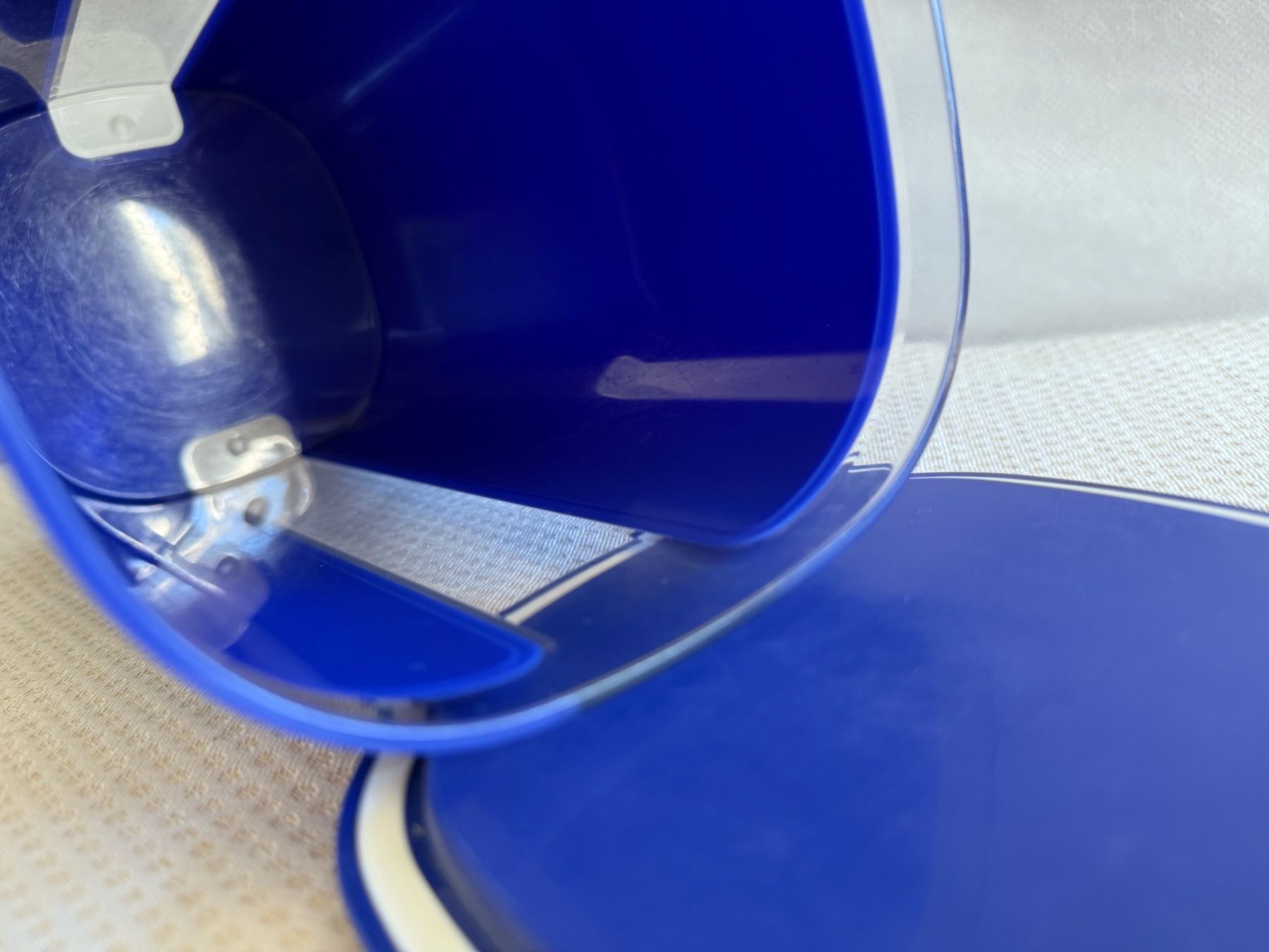 Tupperware Behälter & Ähnliches: Tupperware - boîte - 2,4L - bleu – Gebraucht aus Sion von accroshoes 2