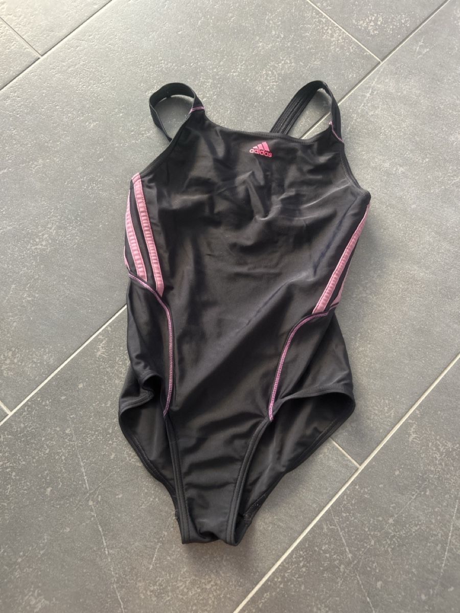 Adidas Badekleider & Bikinis: Adidas Badekleid – Gebraucht aus Wichtrach von henzmann1