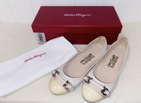 Salvatore Ferragamo Ballerinas Gr 37.5 neuwertig mit Box