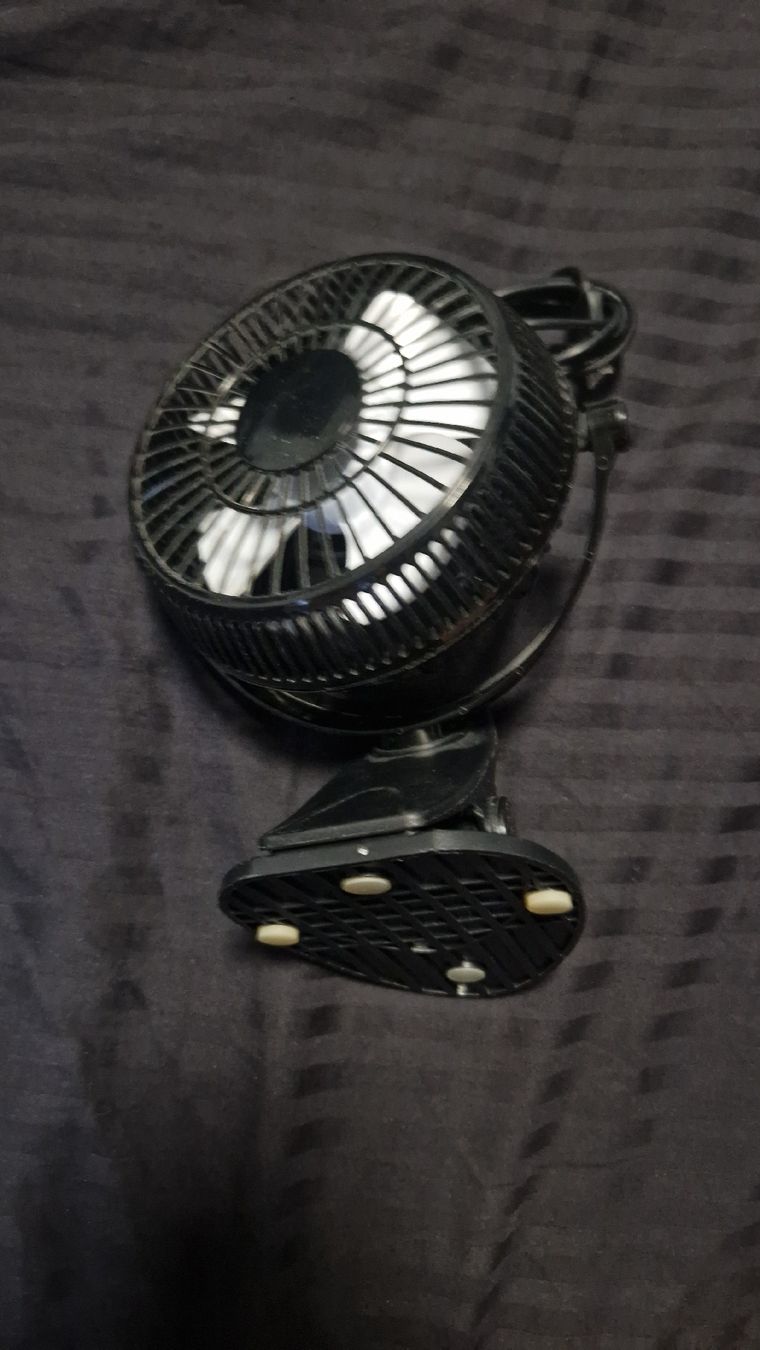 Ventilatoren: Schreibtischventilator – Neu (gemäss Beschreibung) aus Au ZH von Raph__02