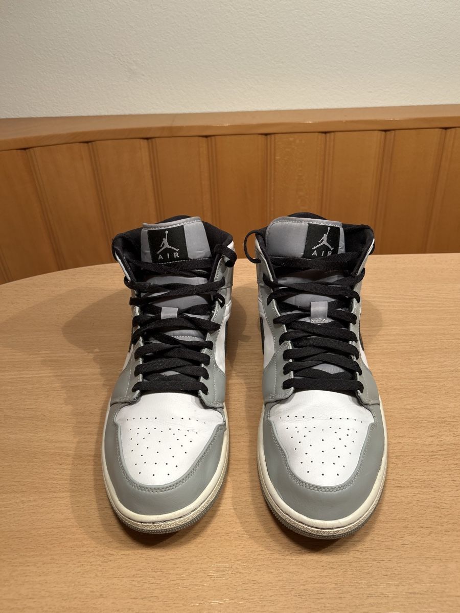Jordan Scarpe da uomo: Jordan 1 Mid Light Smoke Grey – Usato da sempach station venduto da yokohama02 1