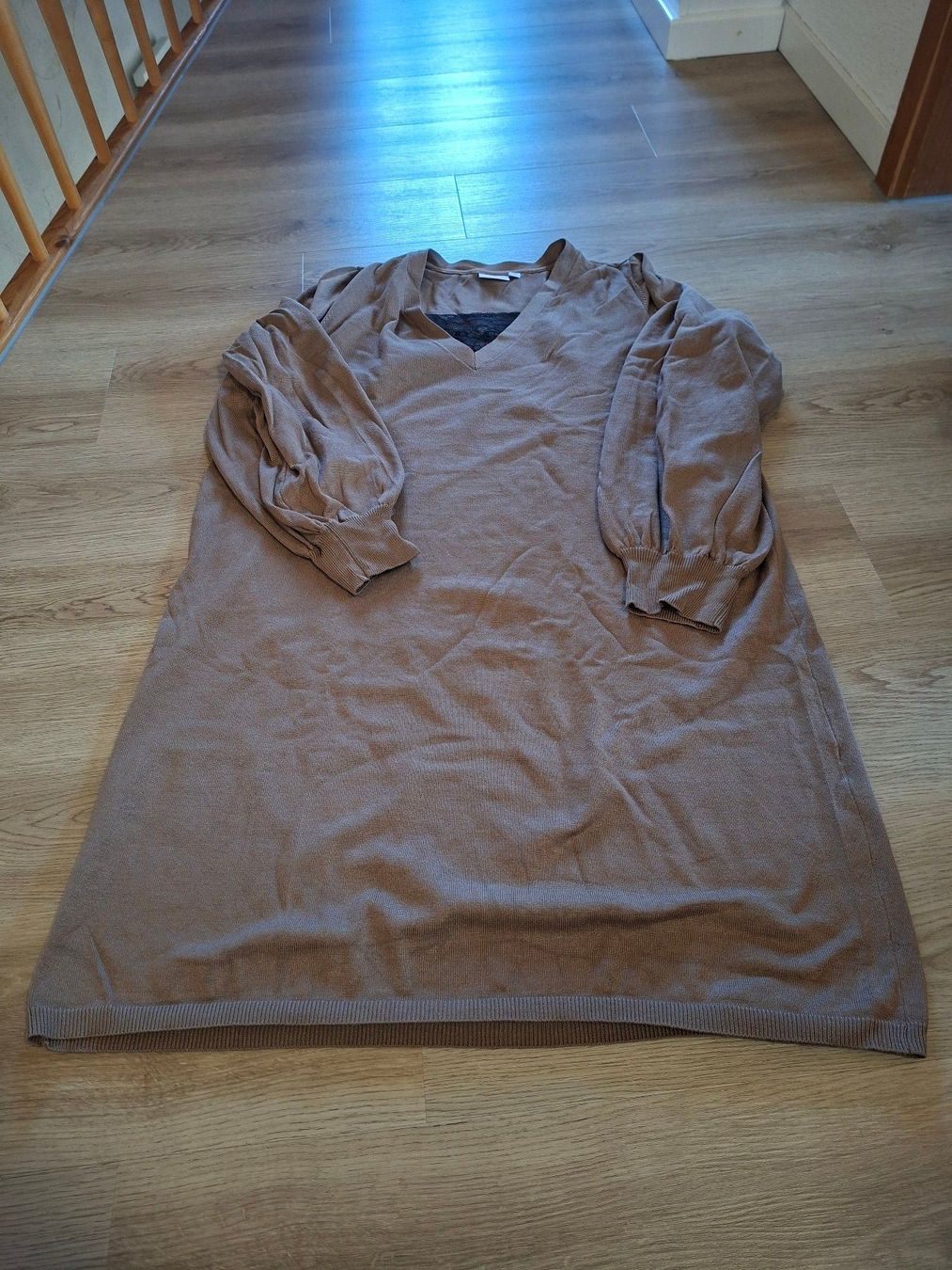 Vila Vestiti: Kleid mit Spitzenausschnitt – Usato da Oberwil/Dägerlen venduto da Dominique1606 1