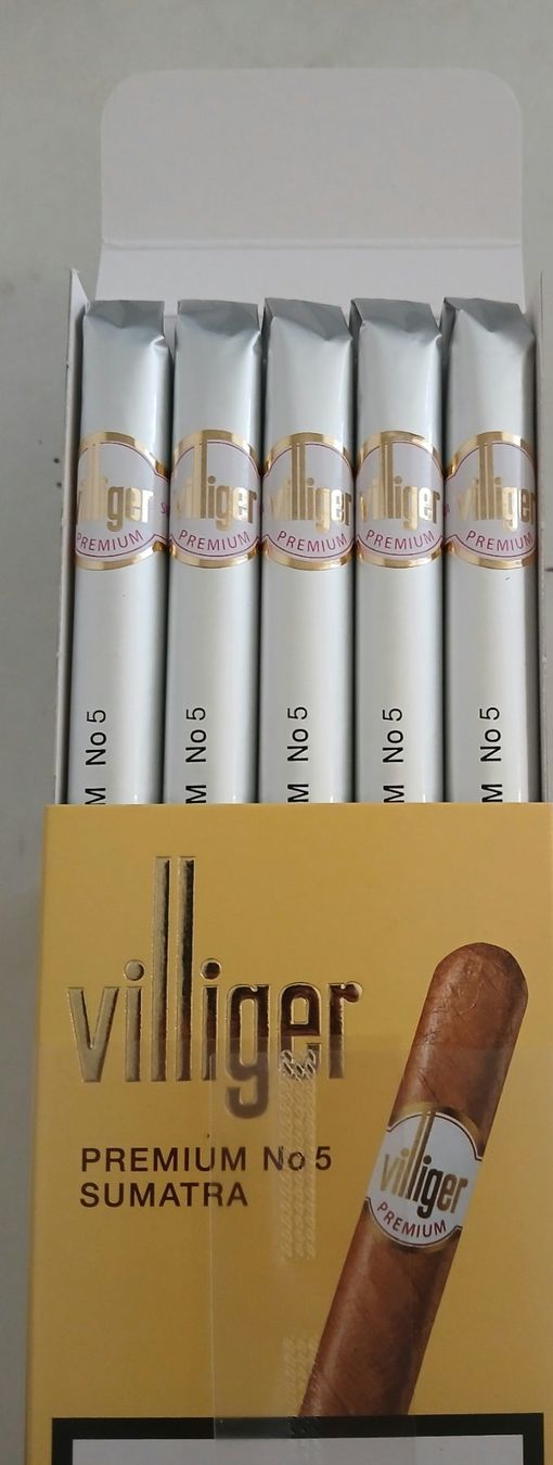 Villiger Cigares: Cigars Villiger – Neuf avec emballage d'origine à Gland par lil_jx7y 1