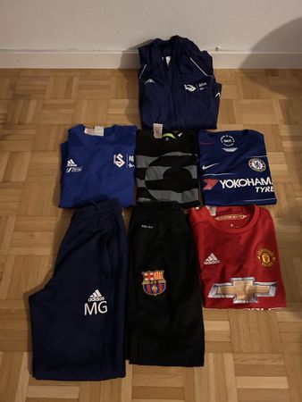 Lot habits de foot