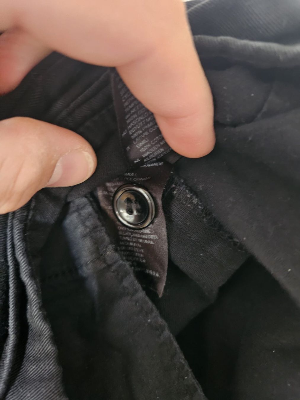 Pantalons: Schwarze kurze Shorts – D'occasion à Muri b. Bern par mar_2hpg 4