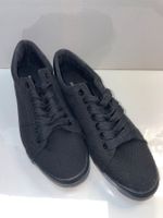 NEUE, UNGETRAGENE, schwarze Stoff Sneakers in Grösse 42
