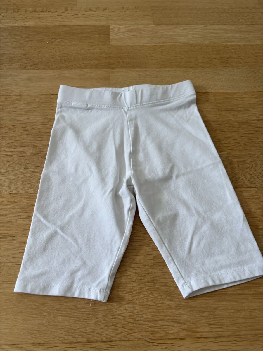 Zara Pantaloni: Zara short legging Weiss 134 – Usato da Fribourg venduto da dafral