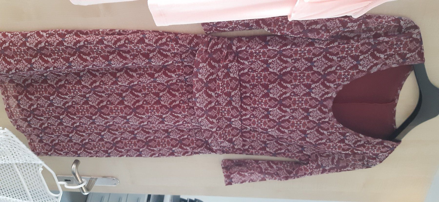 Lotti di vestiti: Kleid und Shirt Gr.34 – Usato da Neuenkirch venduto da marthab67