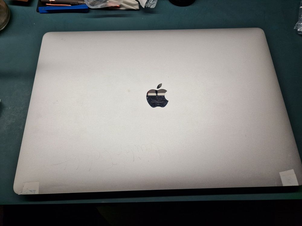 Apple MacBook Pro Retina 16" - Touch Bar - A2141 - 2019 | Kaufen auf ...