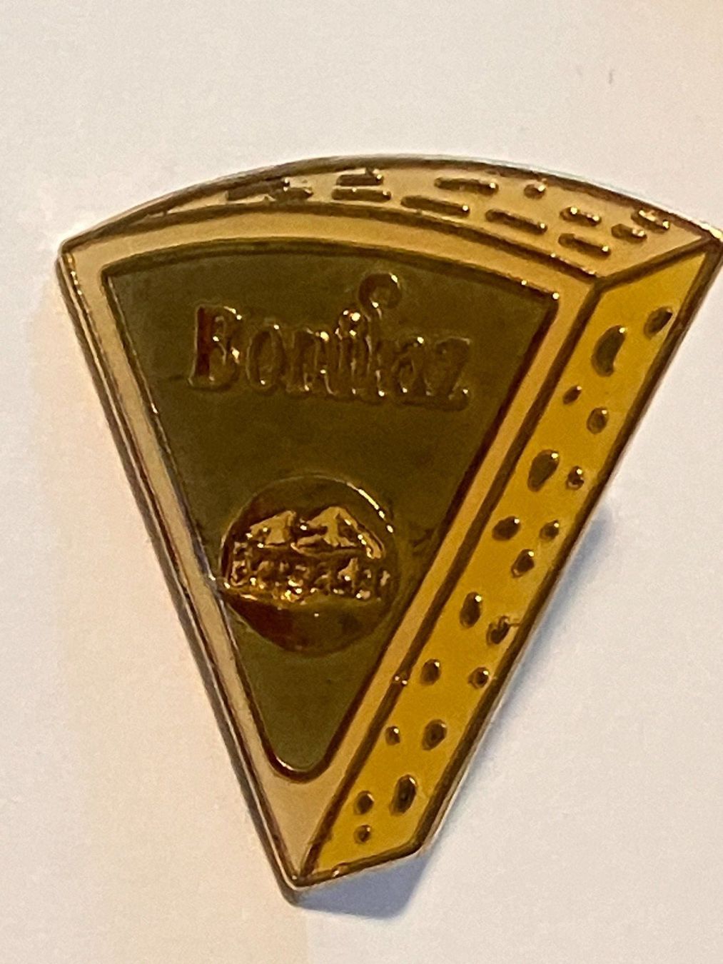 Placchette & Badge: 1 Pin Bonifaz Käse – Usato da Basel venduto da djwwpp