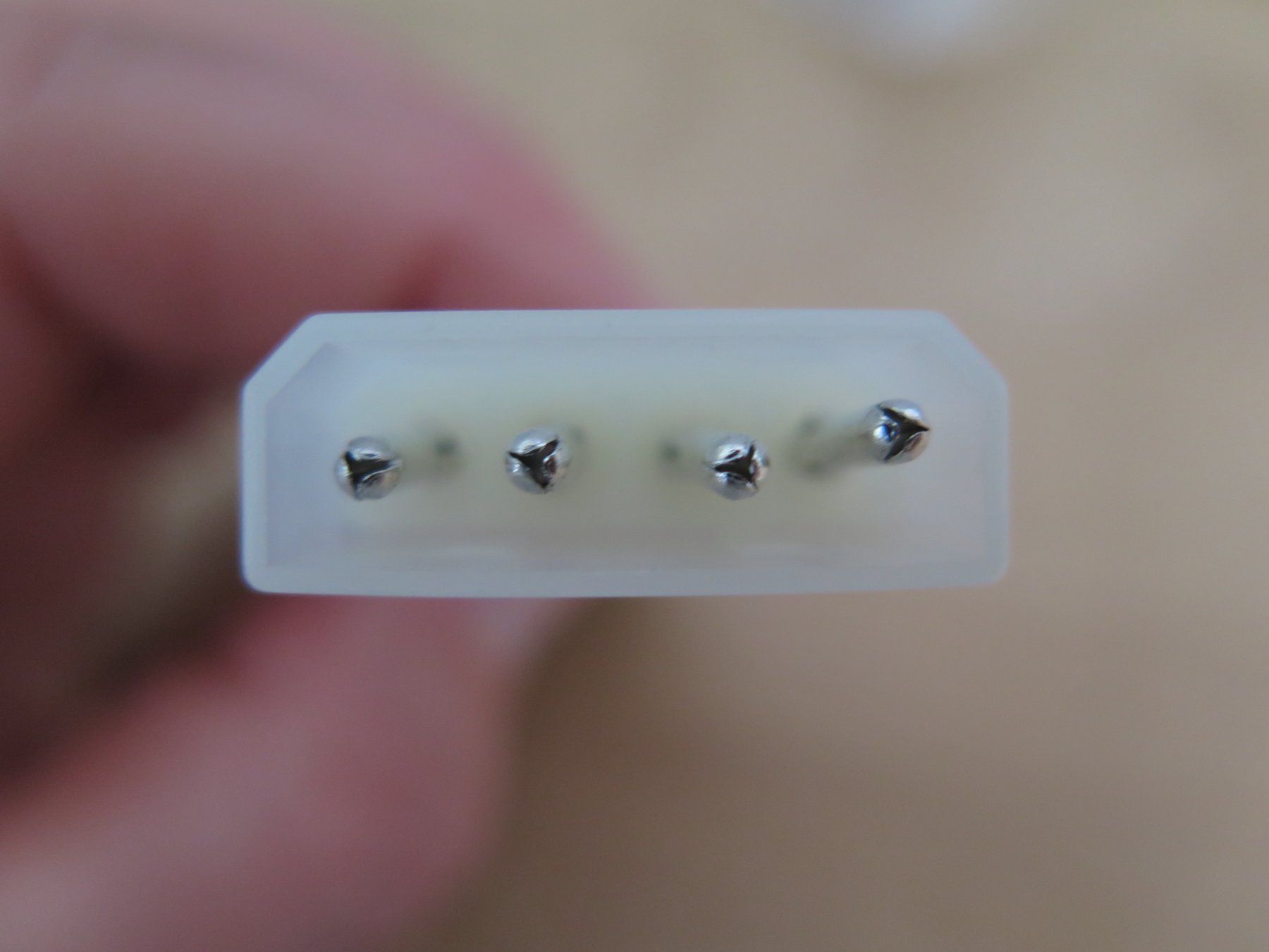 Unità & Adattatore: Adapter SATA auf Molex 4-Pin neu – Nuovo (secondo la descrizione) da Rafz venduto da JJPuu2 1