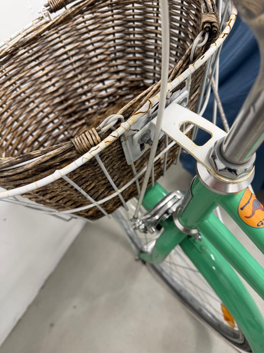 Biciclette: Mintgrünes Stadtrad mit Korb – Usato da Wettingen venduto da rschibli01 9