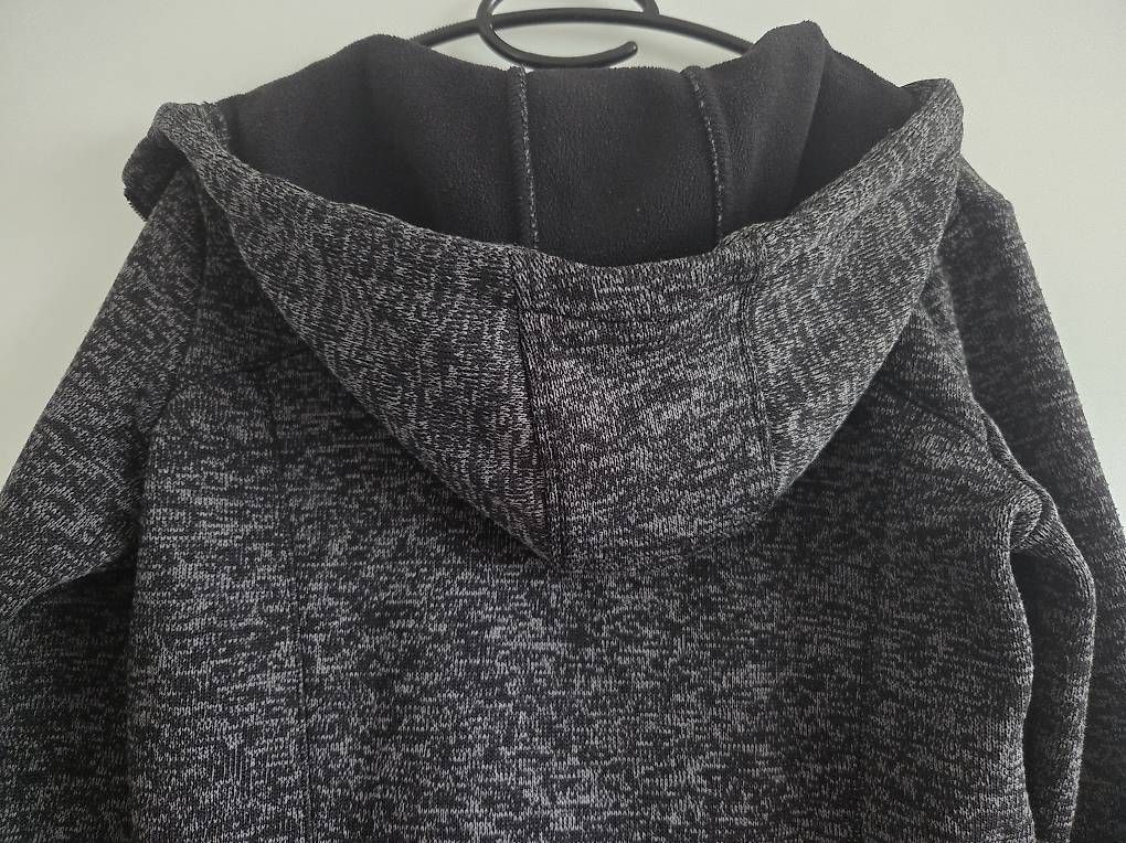 Pullover & Sweatshirts: Dunkelgrau-schwarzer Kapuzenpullover (Grösse S) – Gebraucht aus Herisau von lia17 1