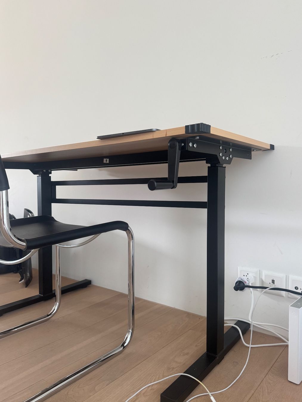 Bureaux: Sit-Stand Desk – Manual Crank Height-Adjustable – D'occasion à Zürich par Lara13 2