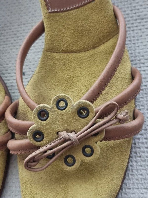Scarpe da donna: Grüner Wildleder-Slipper mit Absatz, Gr 39.5 – Usato da Basel venduto da Mamaree 2