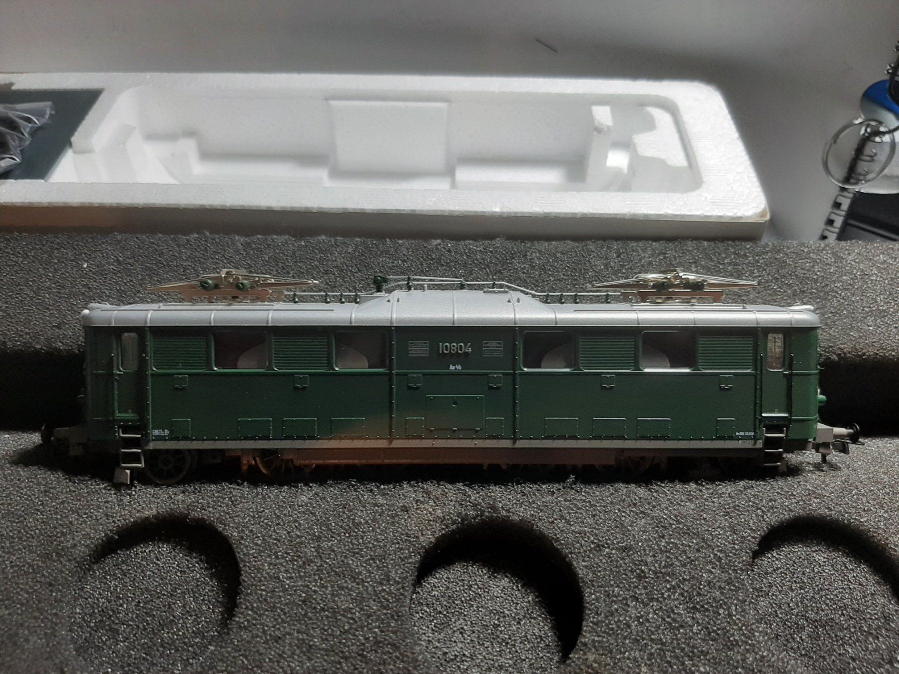 Roco Modellini di ferrovie: ROCO 62641 Ae 4/6 10804 – Nuovo e nell'imballaggio originale da Avully venduto da RIVALIS 1