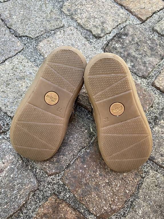 Schuhe für Jungen: Winterschuhe 22 – Gebraucht aus Luzern von feder11