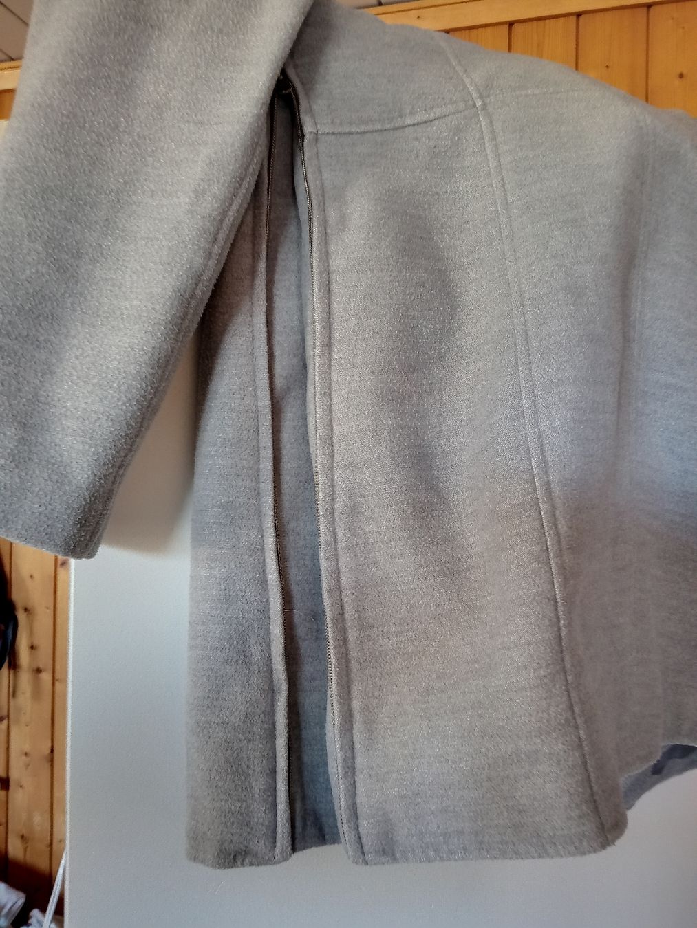 Giacche: Umstands- Tragejacke gebraucht – Usato da Rehetobel venduto da Modi98 3