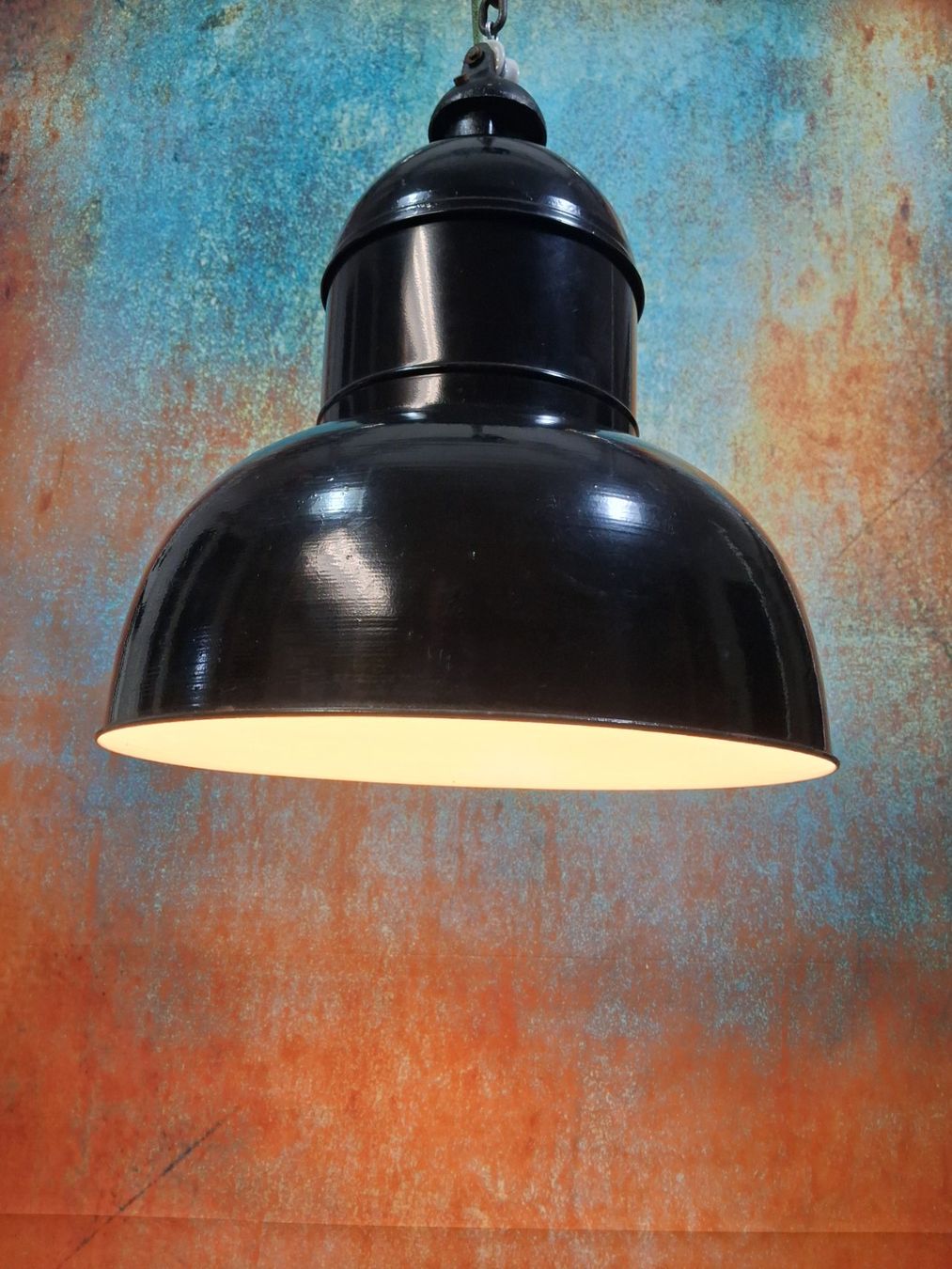 Lampen: Restaurierte grosse Emaille Industrie Lampe – Gebraucht aus Winterthur von lampenretter 1