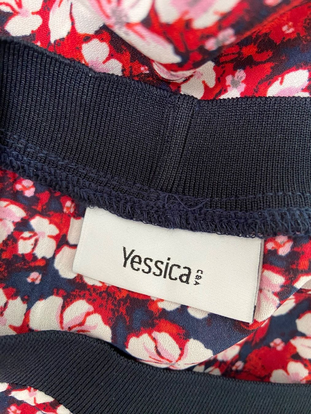 C&A Camicette: Bluse 52 / 54 Rot weiss blau Blumen neu – Nuovo (secondo la descrizione) da Luzern venduto da waterfront1 3