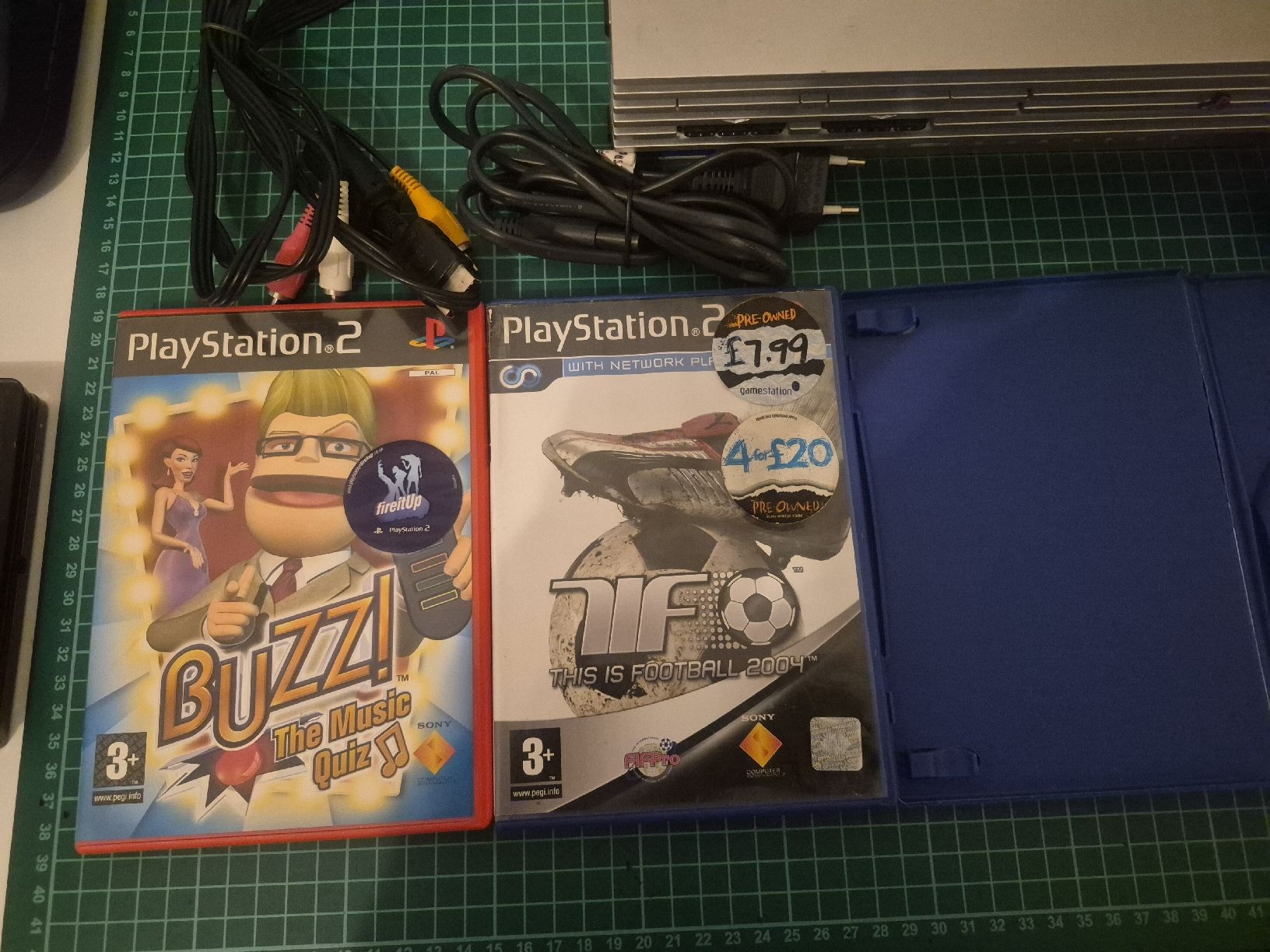 Sony Console: PlayStation 2 Bundle - Console, Games,Vice City,... – Usato da Meyrin venduto da Retro-GZ 1