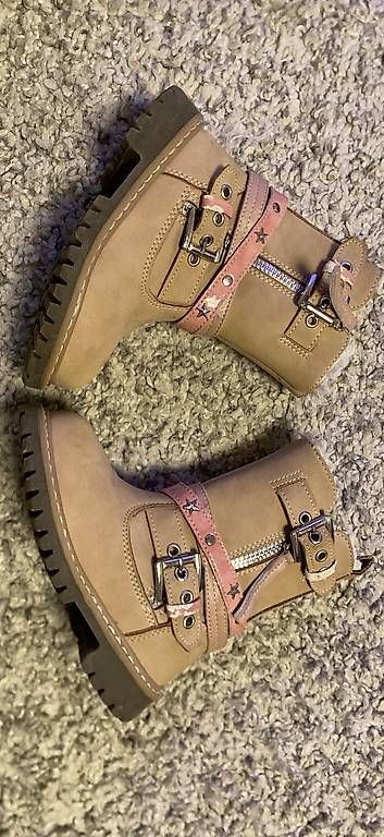 Schuhe für Mädchen: Stiefel grösse 25 – Gebraucht aus Rorschacherberg von JBF17