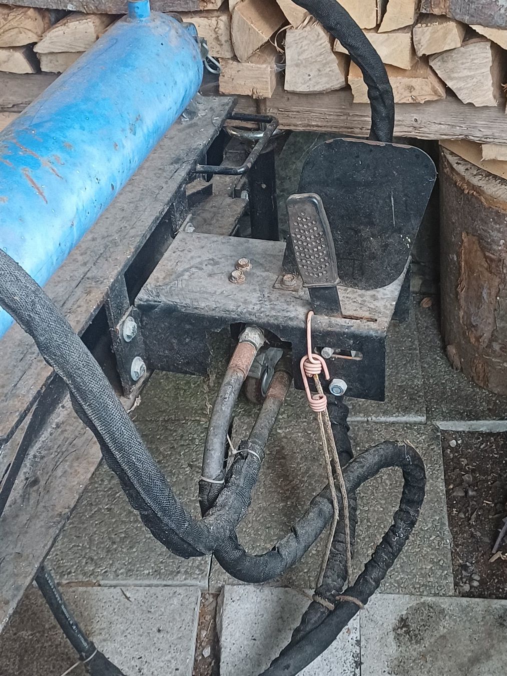 Tutte le macchine: Holzspaltmaschine – Usato da Seedorf UR venduto da Mani07 5