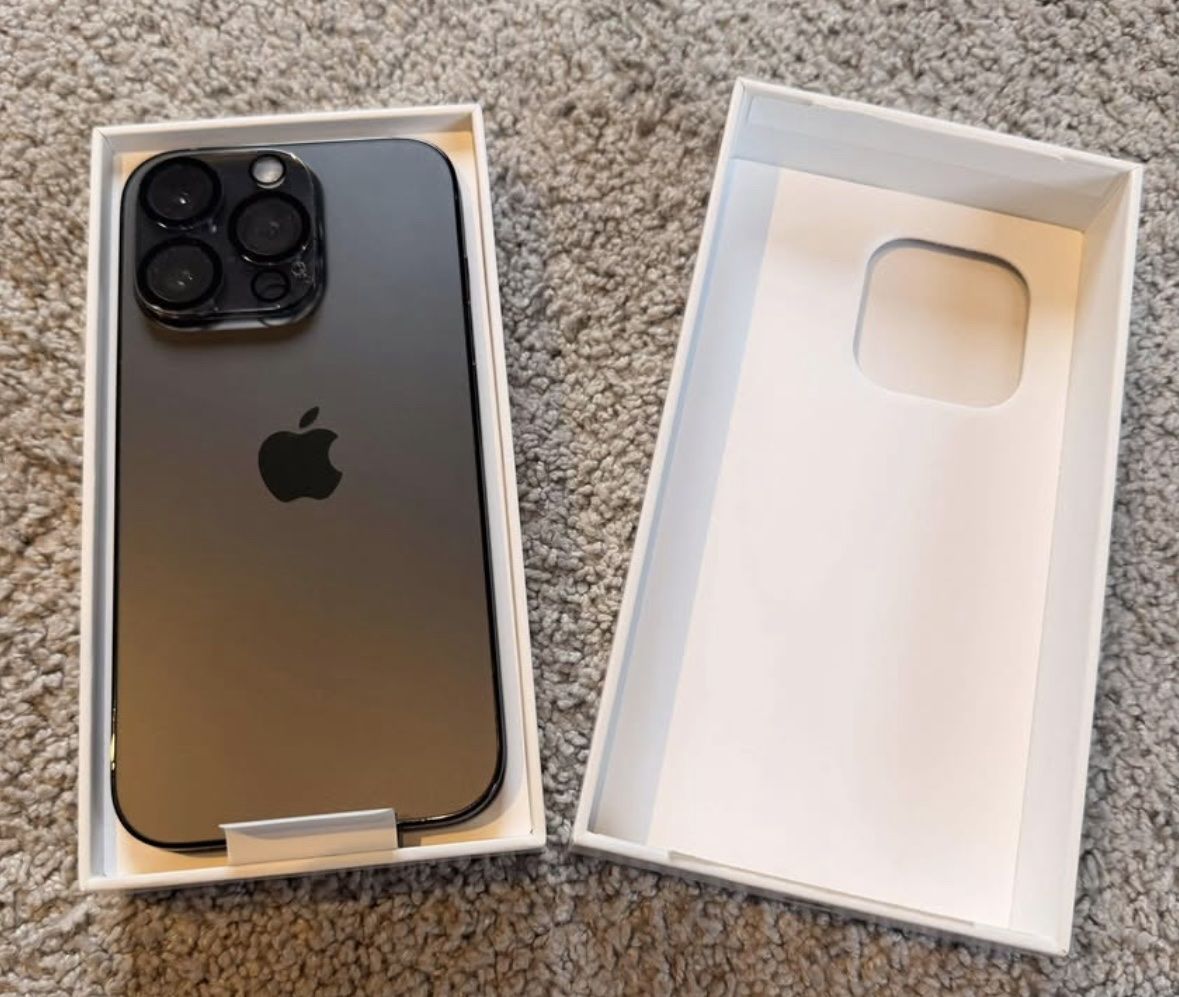 Apple Telefoni cellulari / Smartphones: iPhone 14 Pro 500GB + Accesories - Excellent Value! – Usato da Büren an der Aare venduto da bradlee512 1