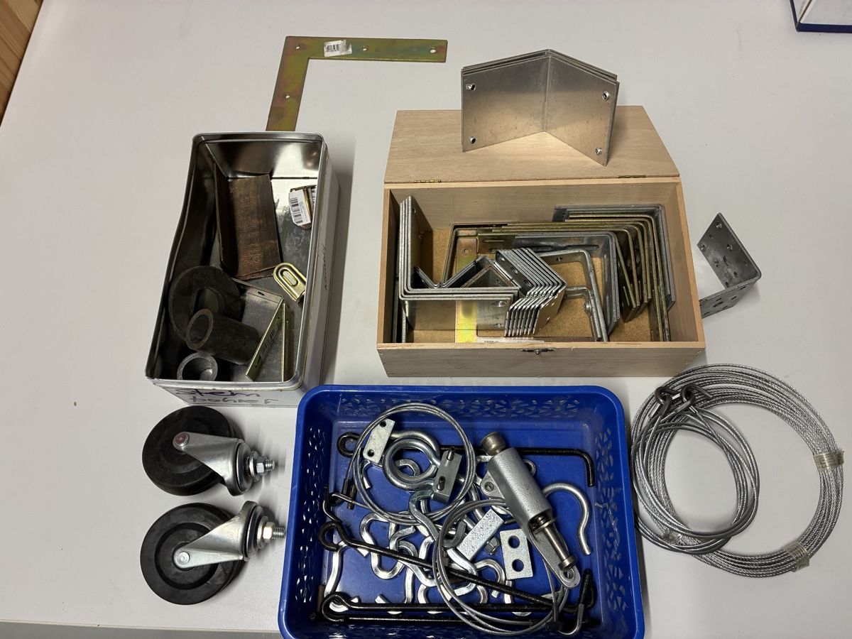 Kit di costruzioni: Befestigungsmatrial – Usato da Schüpbach venduto da Tluky