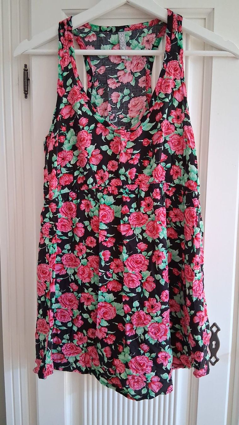 Lotti di vestiti: Lot de vêtements – Usato da Bienne venduto da TeddySparrow 6