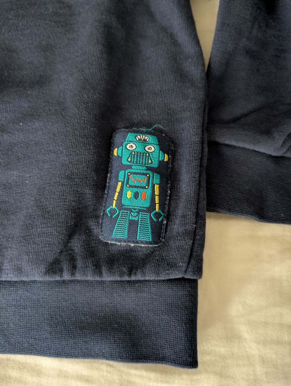 Name It Maglioni & Felpe: Pullover Gr. 86 mit süssem Roboter-Motiv, Name-It Pulli – Usato da Basel venduto da an_v7yj 2