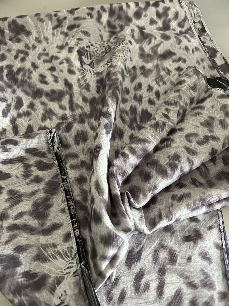 Foulard & Sciarpe: Doppelseitiger Schal mit 2 Motiven ! – Nuovo (secondo la descrizione) da Hofstetten SO venduto da Treasurefinds 4