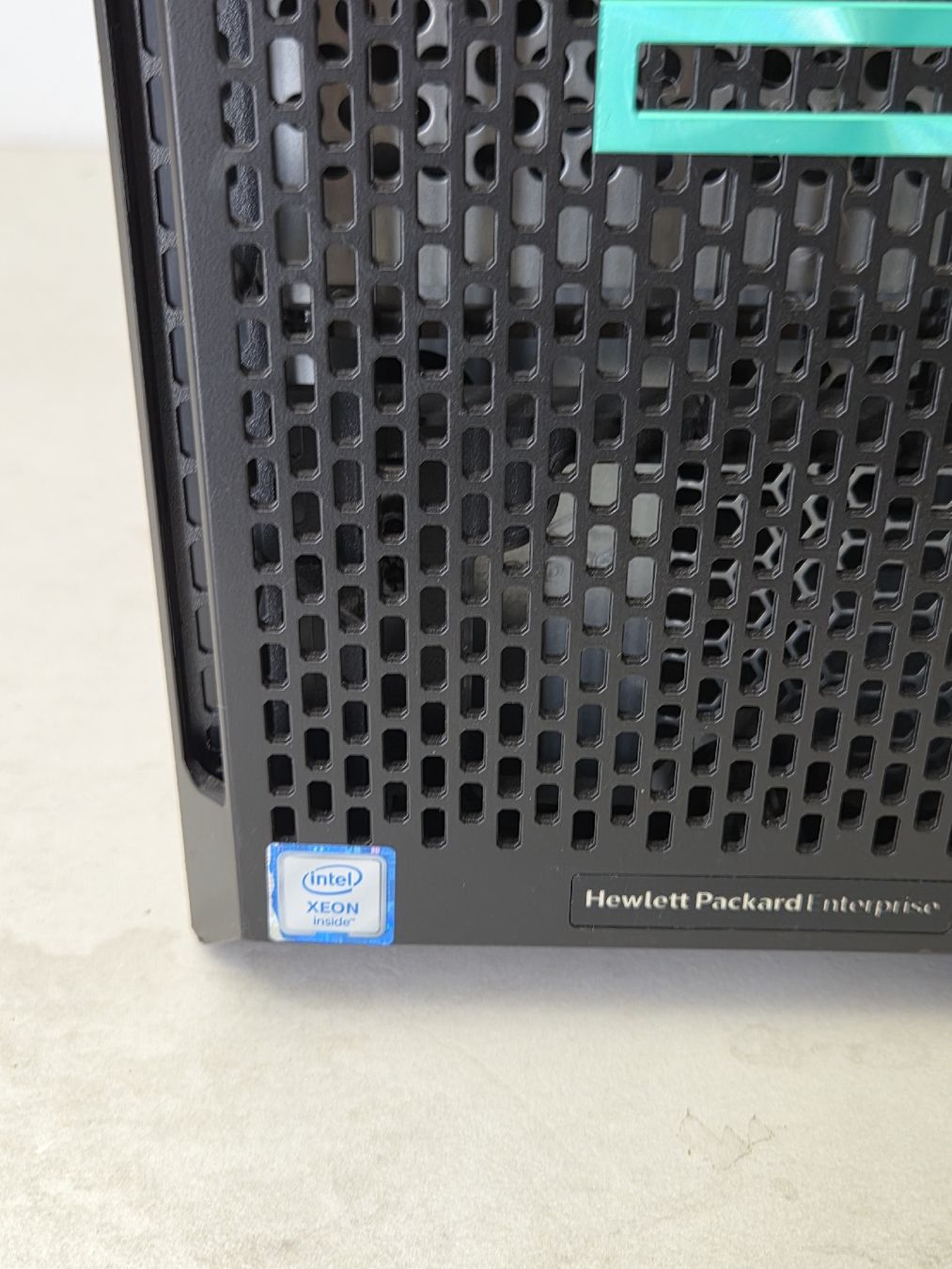 Hewlett Packard Server: HP ProLiant ML30 Gen9 Server, Intel Xeon, 4TB HDD – Usato da SCHAFFHAUSEN venduto da Atami99 9