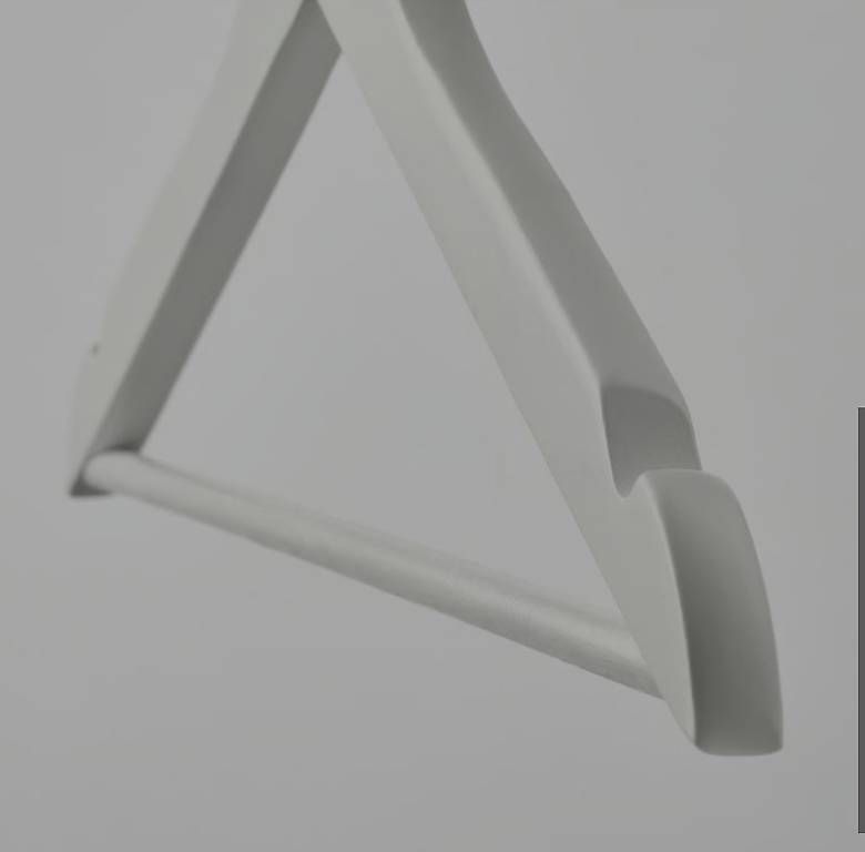 Appendiabiti: IKEA HOLZKLEIDERBÜGEL WEISS – Usato da Gunzwil venduto da daryl090496 1