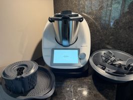 Thermomix TM6 inkl. umfangreichem Zubehör