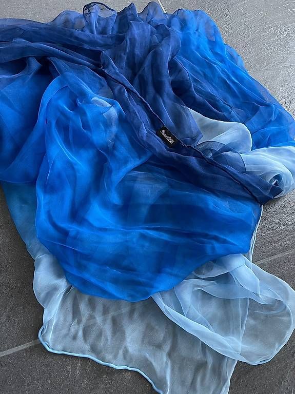 Foulards & écharpes: Marc Cain Seidenfoulard – D'occasion à Meisterschwanden par xX3000Xx 3